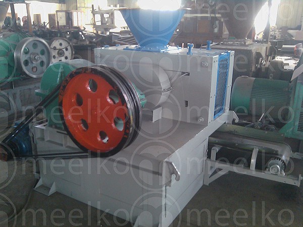 Imagen del producto Prensa para hacer carbon en briquetas 10 Toneladas hora - MKBC10 - Meelko